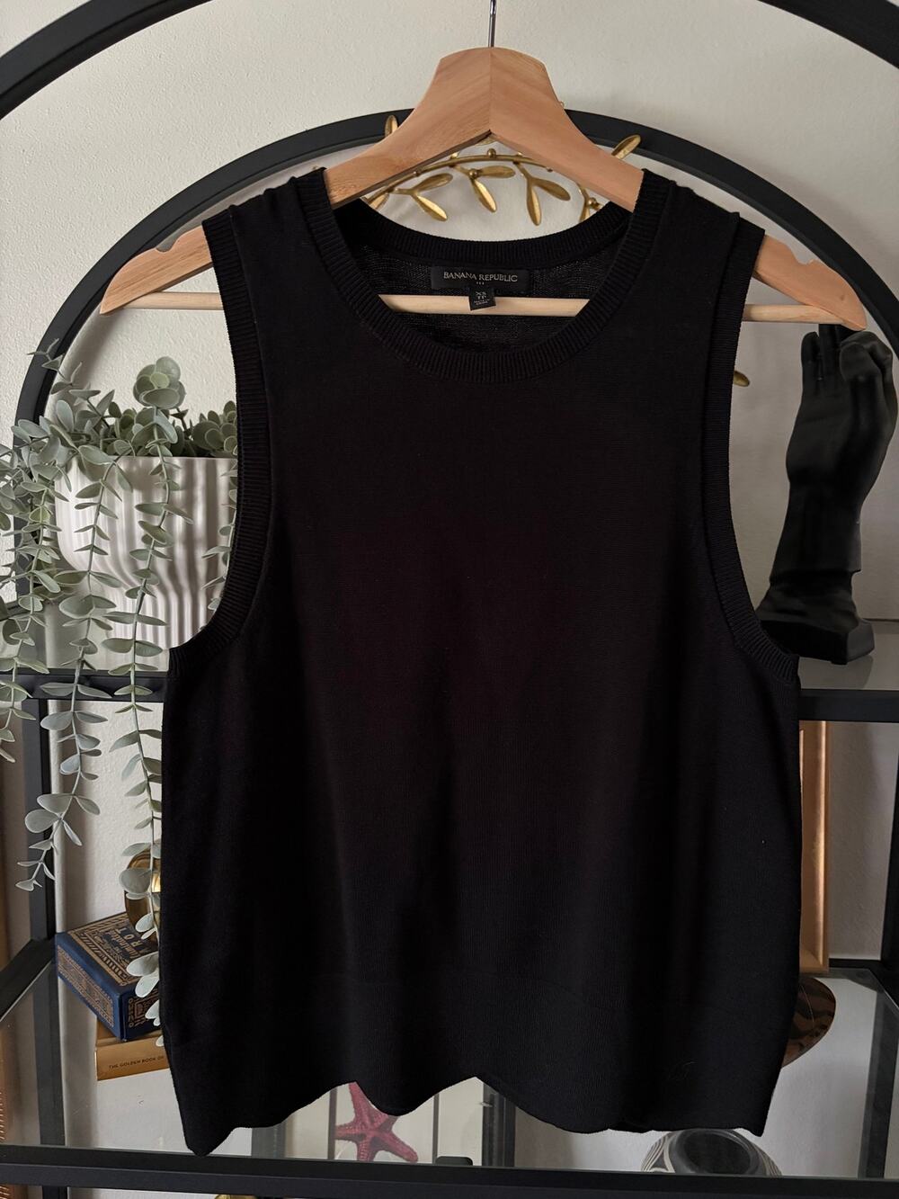 Banana Republic Scallop Hem Sweater Tank Women XS Black
